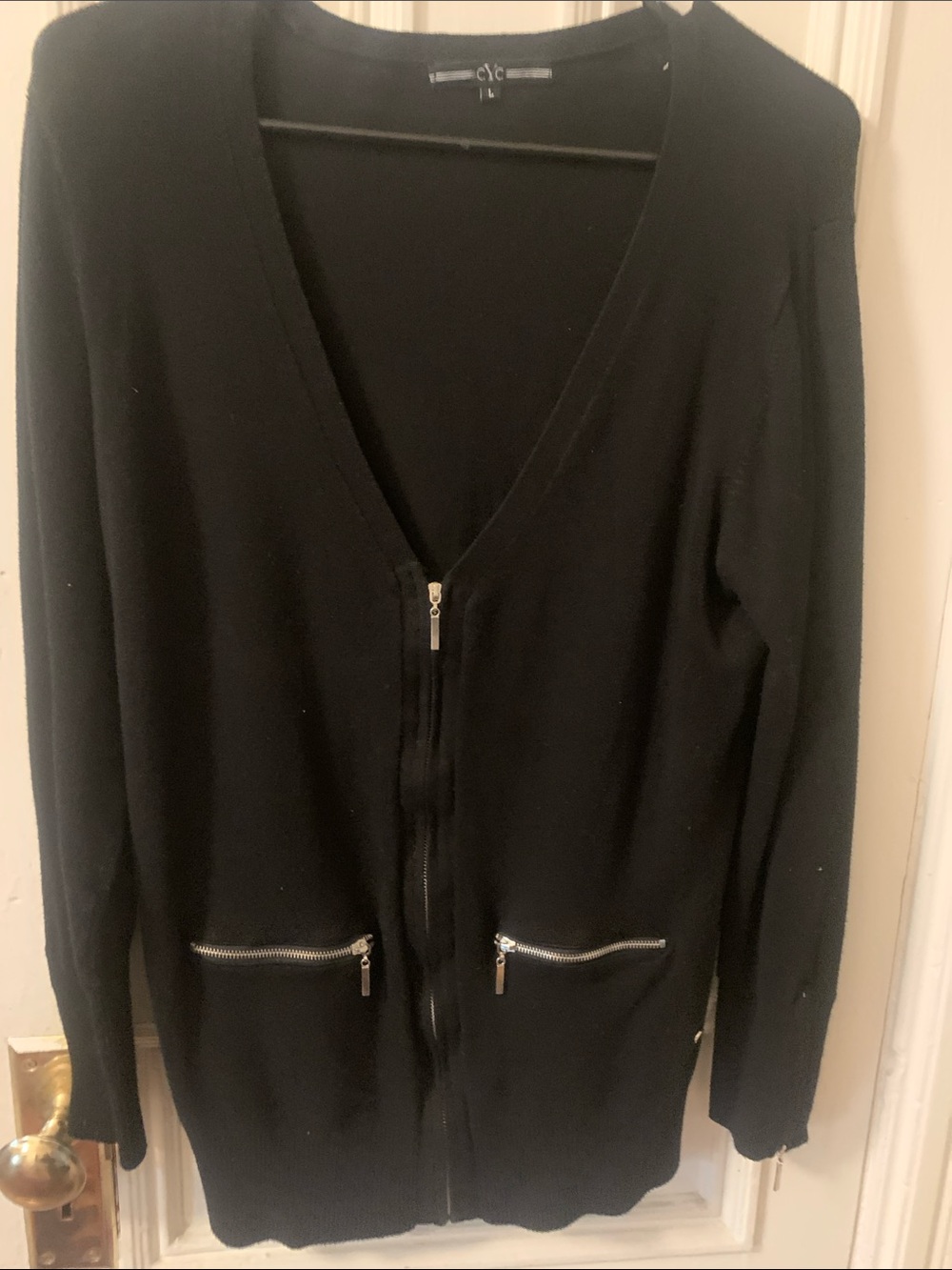 Classic Black Zip-Front V-Neck Cardigan with Zip Pockets